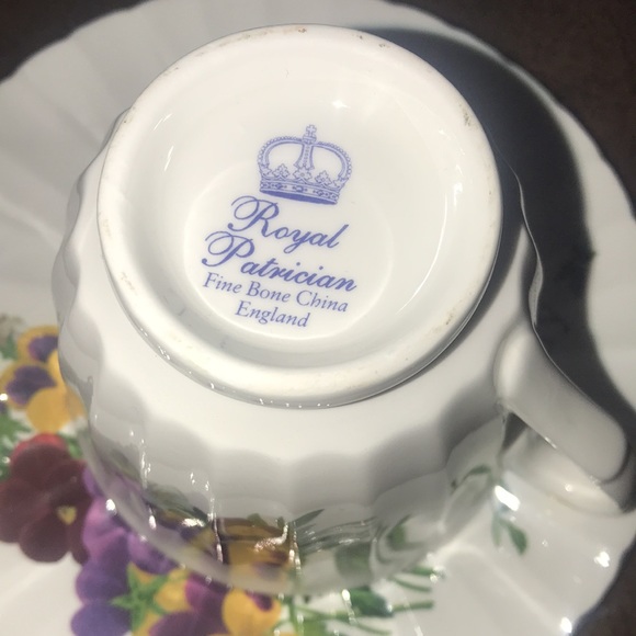 Vintage Royal Patrician Fine Bone China teacup and saucer 3 pieces - Picture 3 of 11